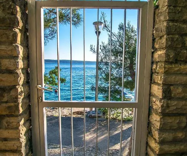 In Starigrad-paklenica 6877 公寓 *