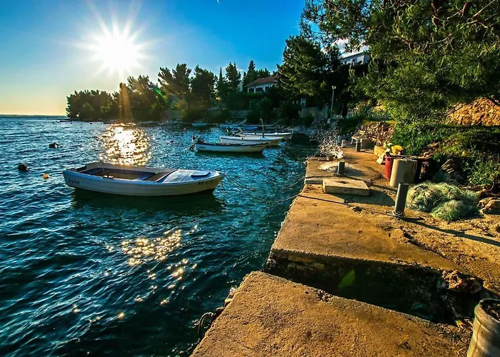 In Starigrad-paklenica 6877 * 斯塔利格拉德-帕克利尼卡