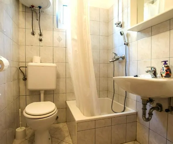 Apartamento In Starigrad-paklenica 6877 Starigrad Paklenica