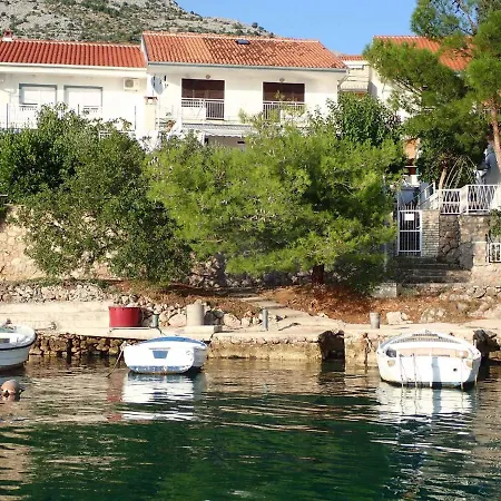 In Starigrad-paklenica 6877 Starigrad Paklenica