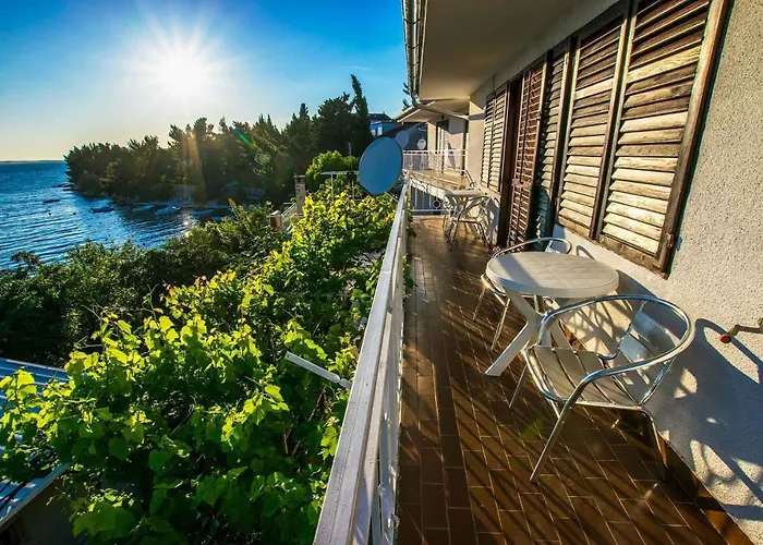 In Starigrad-paklenica 6877 Apartman